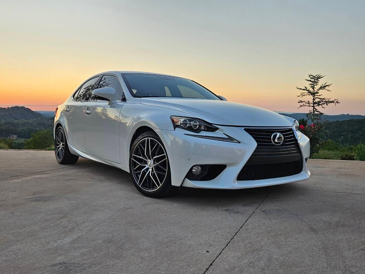 Lexus IS 2014 in Alcoa, TN