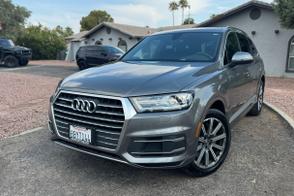 Audi Q7 car