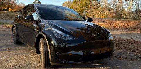 Tesla Model Y 2025