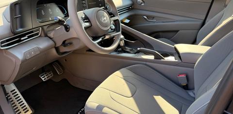 Hyundai Elantra 2025