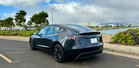 Tesla Model 3 2024