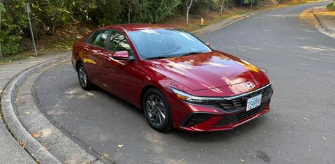 Hyundai Elantra 2024