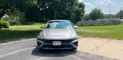 Hyundai Elantra 2024