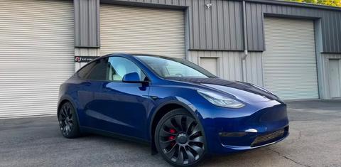 Tesla Model Y 2024