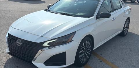 Nissan Altima 2025