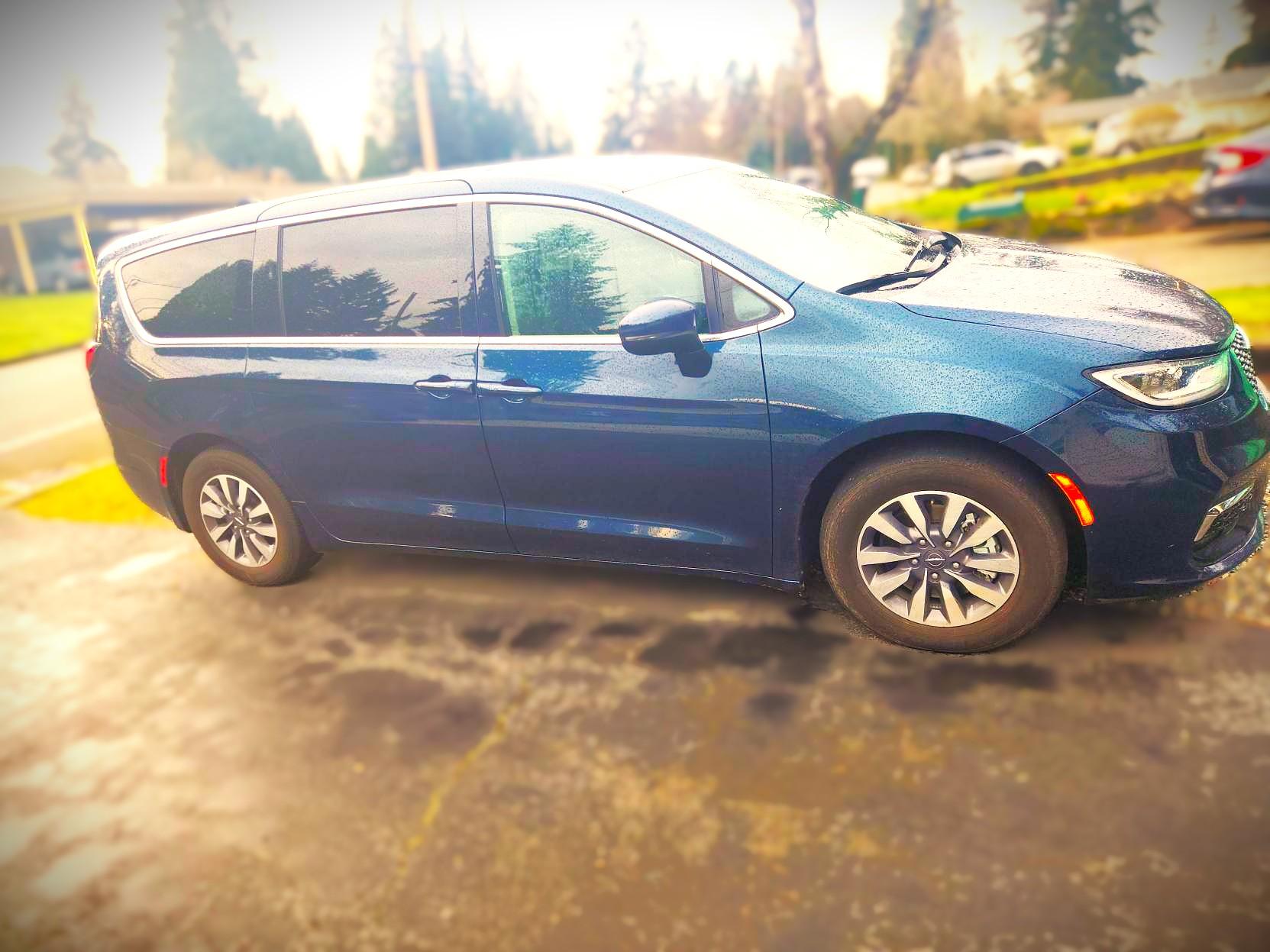 Chrysler Pacifica 2023 in Redmond, WA