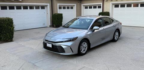 Toyota Camry Hybrid 2026