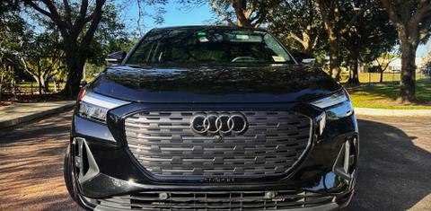 Audi Q4 e-tron 2024