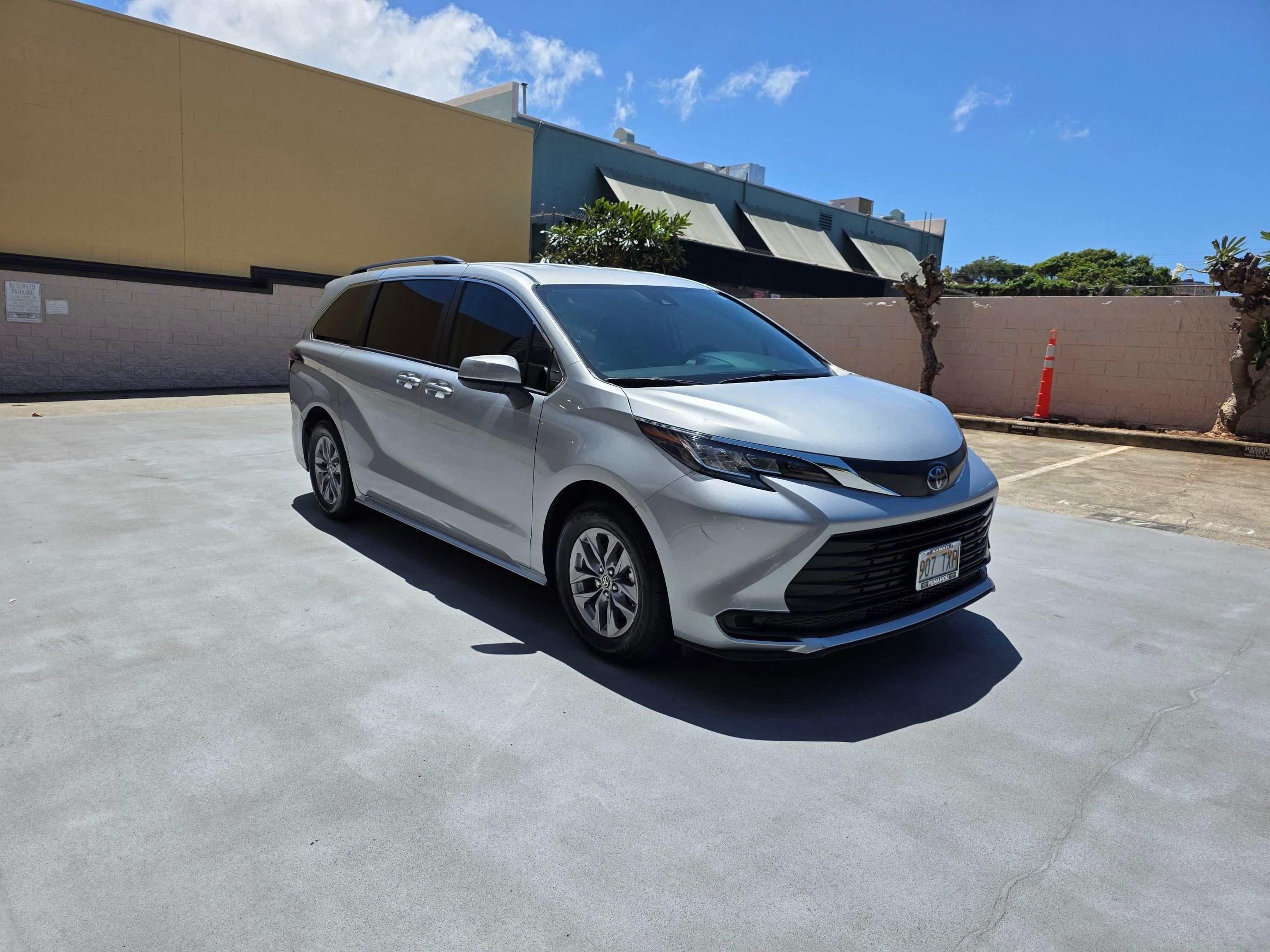 Toyota Sienna 2022 in Honolulu, HI