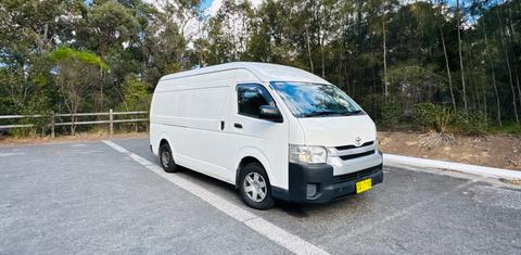 Toyota HIACE 2015