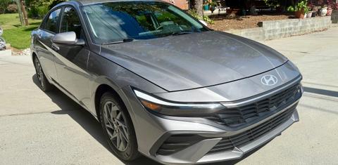Hyundai Elantra 2024