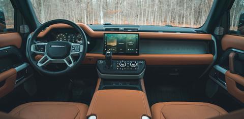 Land Rover Defender 2023