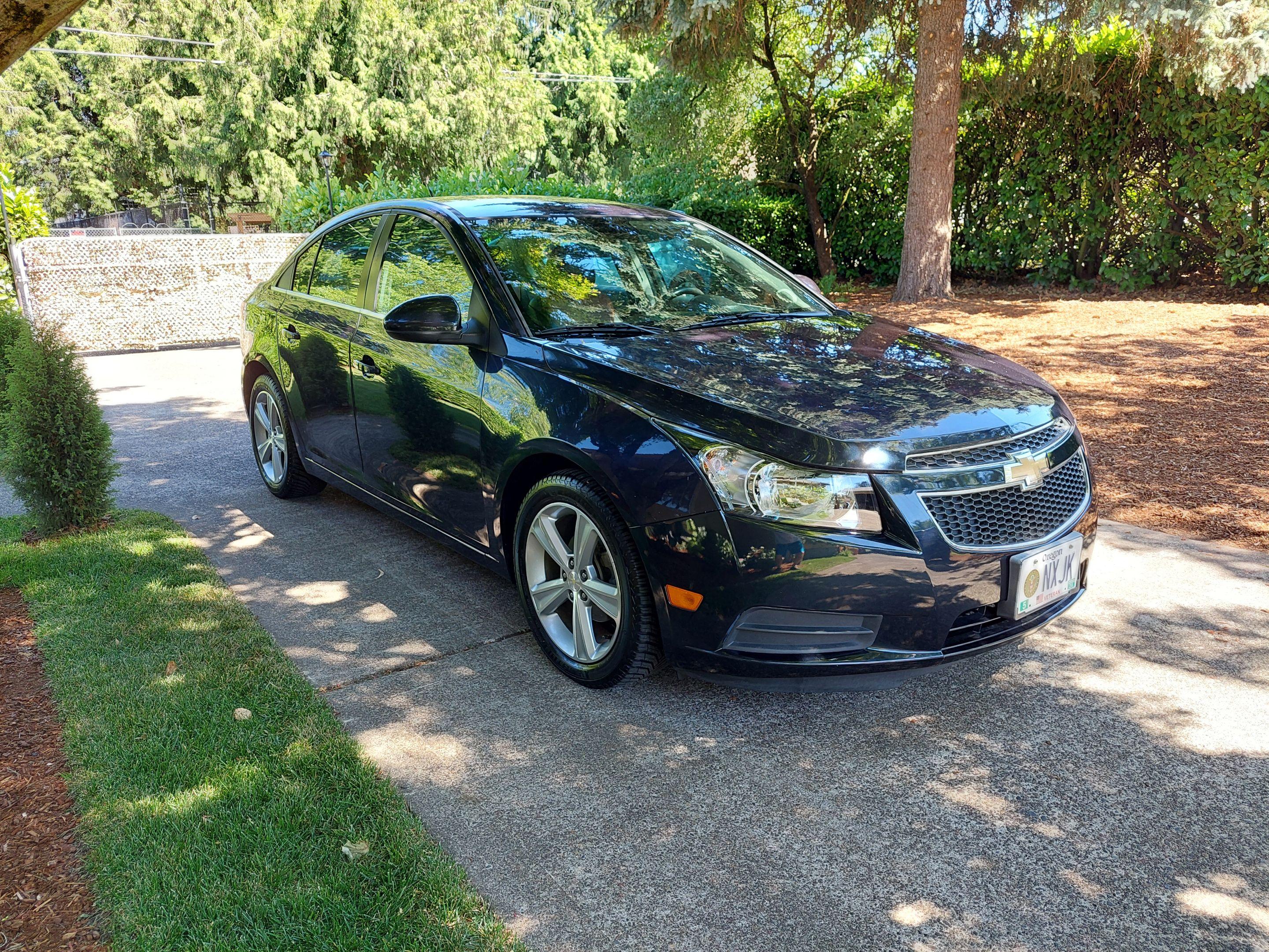 Chevrolet Cruze Owners Manual: Hood - Vehicle Checks - Vehicle Care