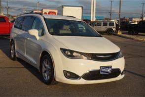 Chrysler Pacifica car