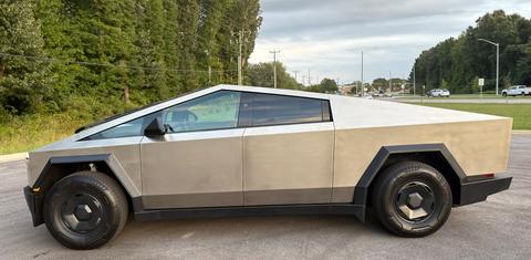 Tesla Cybertruck 2025