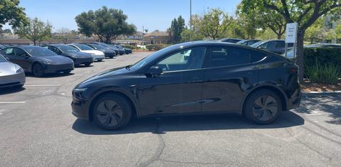 Tesla Model Y 2026
