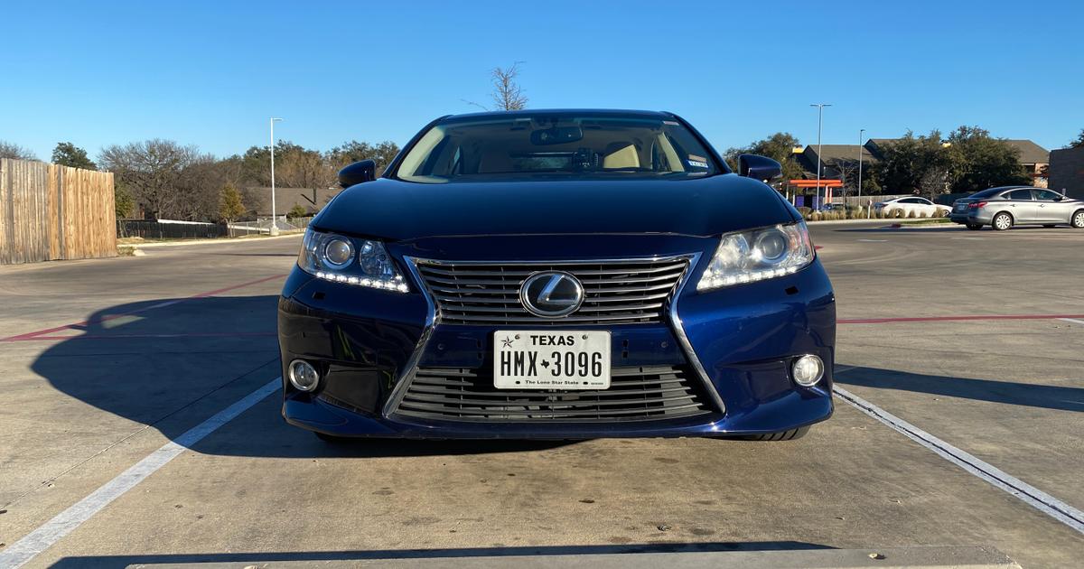 Lexus ES 2013 rental in Austin, TX by Levi C. Turo