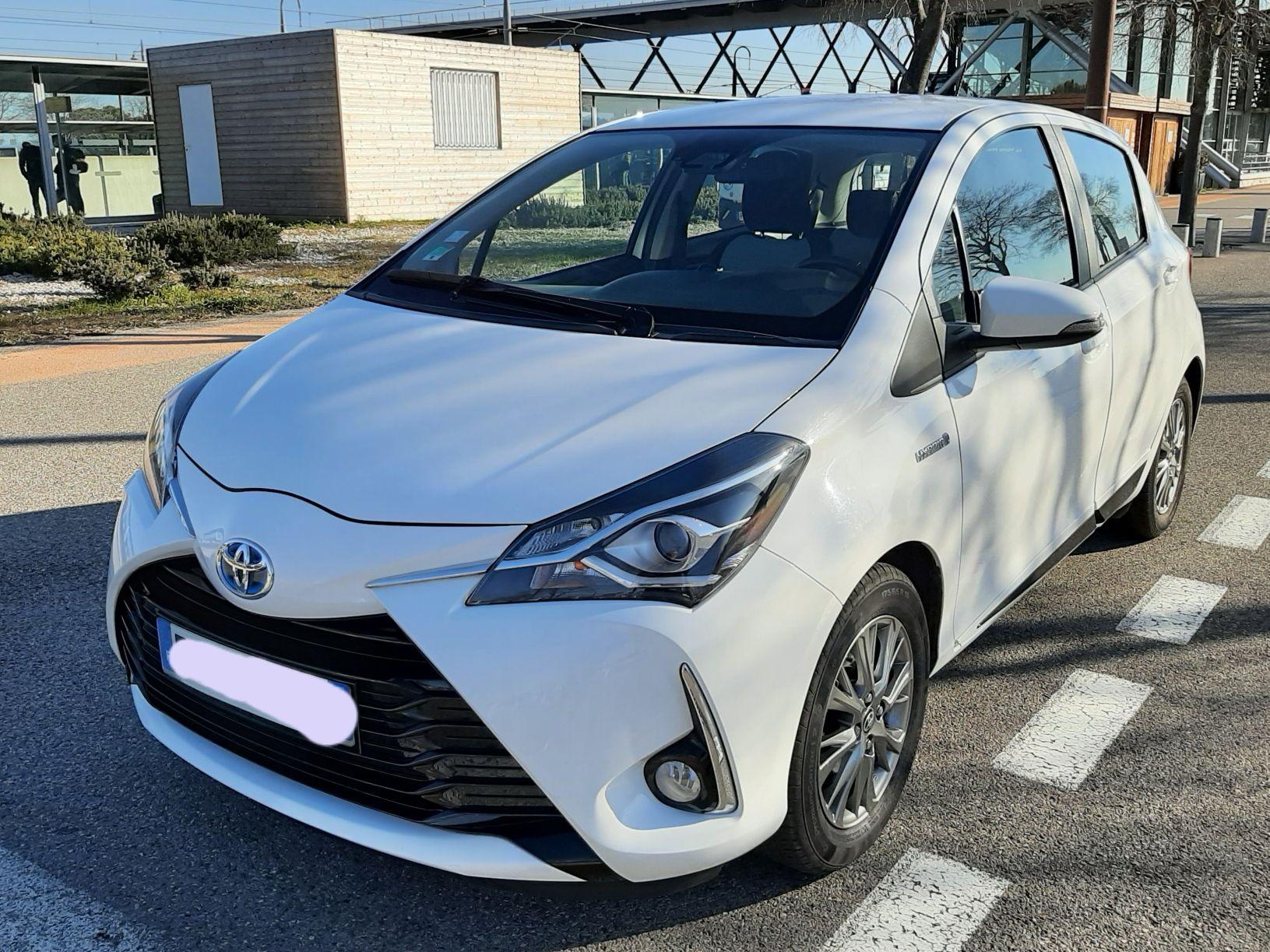 Toyota YARIS 2017 à Luynes