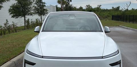 Tesla Model Y 2026