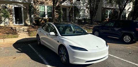 Tesla Model 3 2024