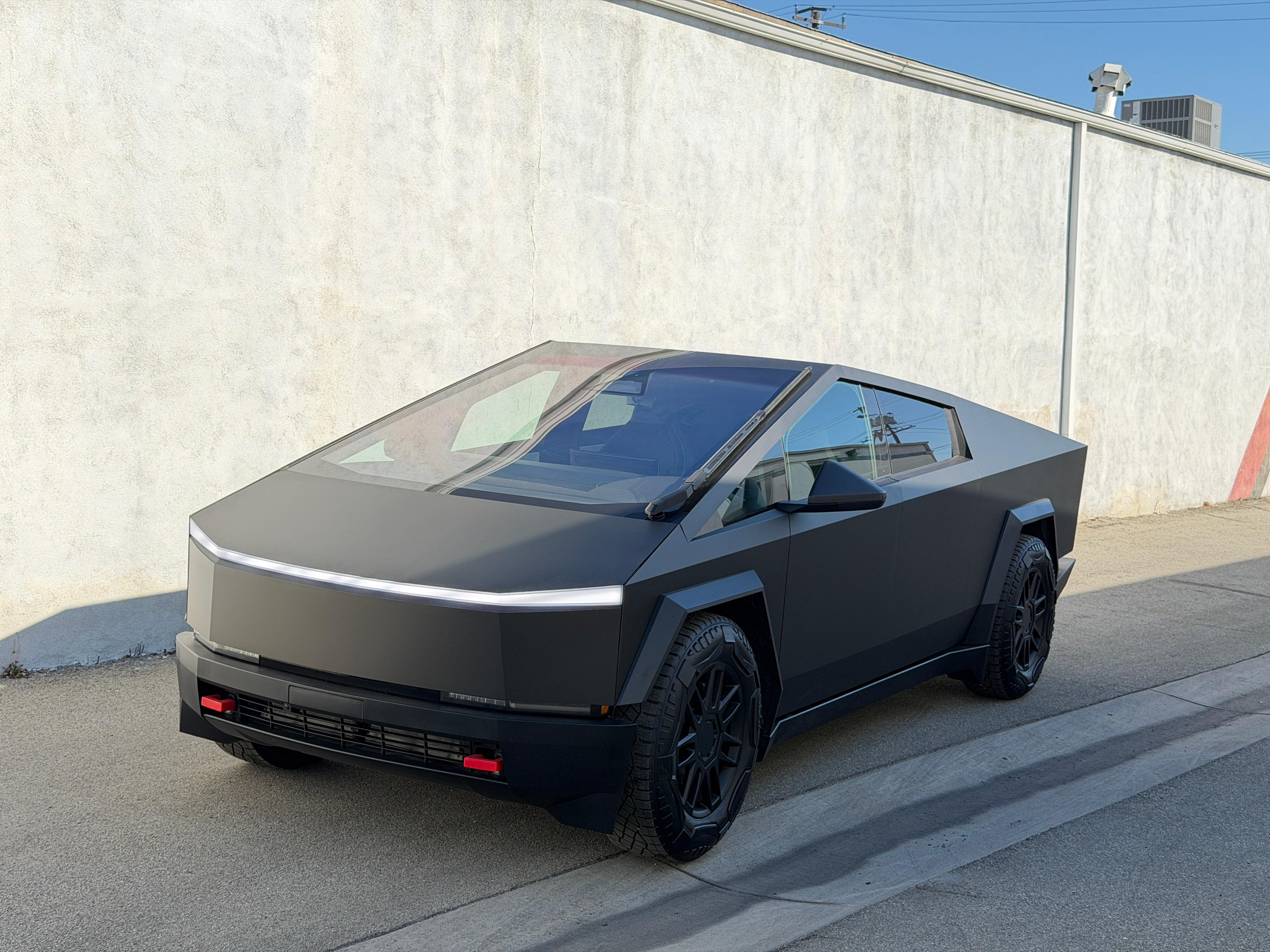Tesla Cybertruck 2024 in South El Monte, CA