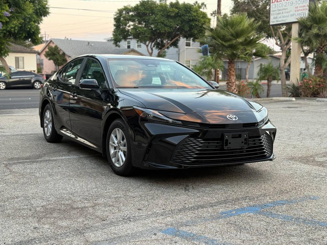 Toyota Camry Hybrid 2025 in Inglewood, CA