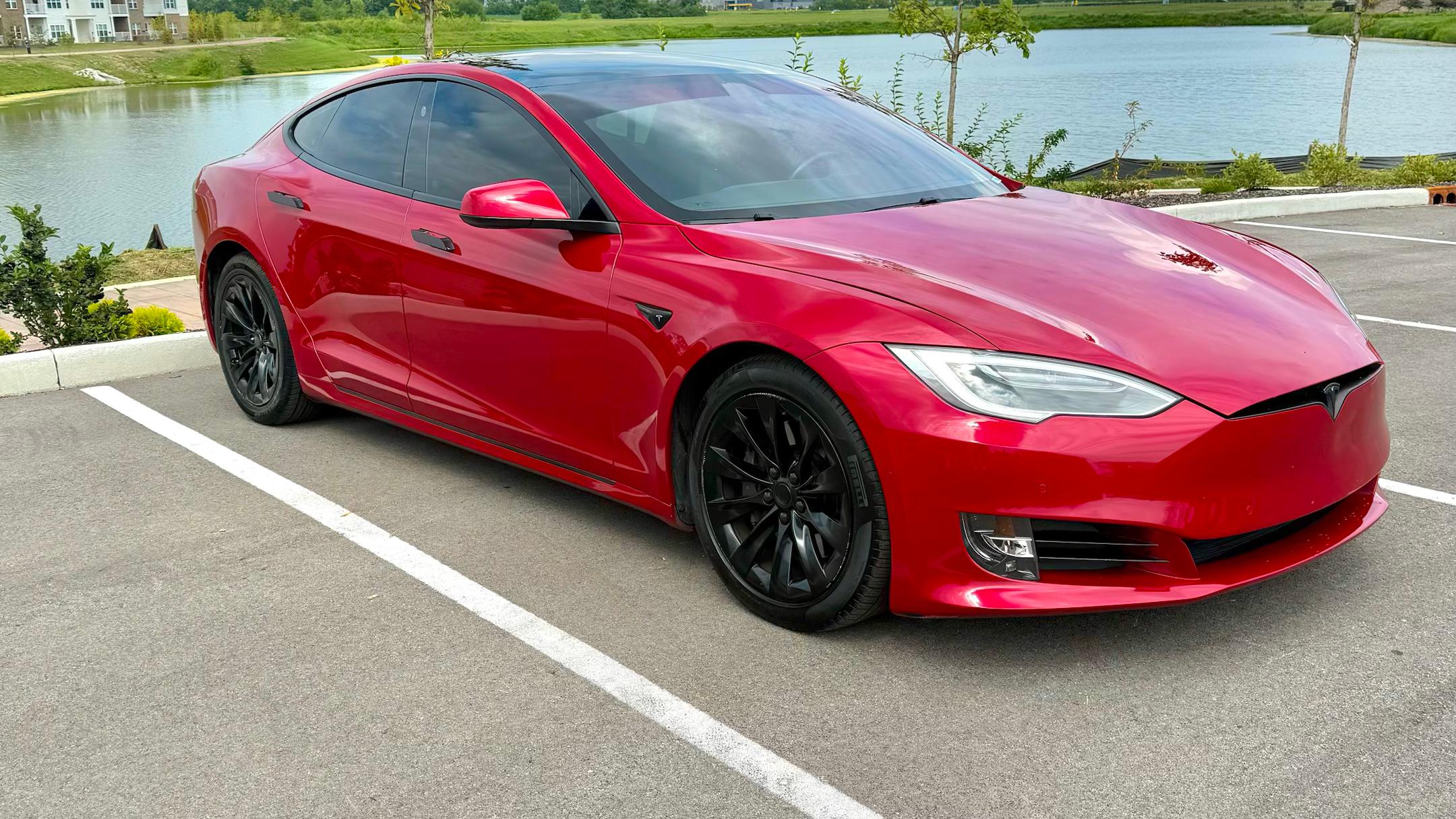 Tesla Model S 2017 in 