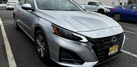 Nissan Altima 2023