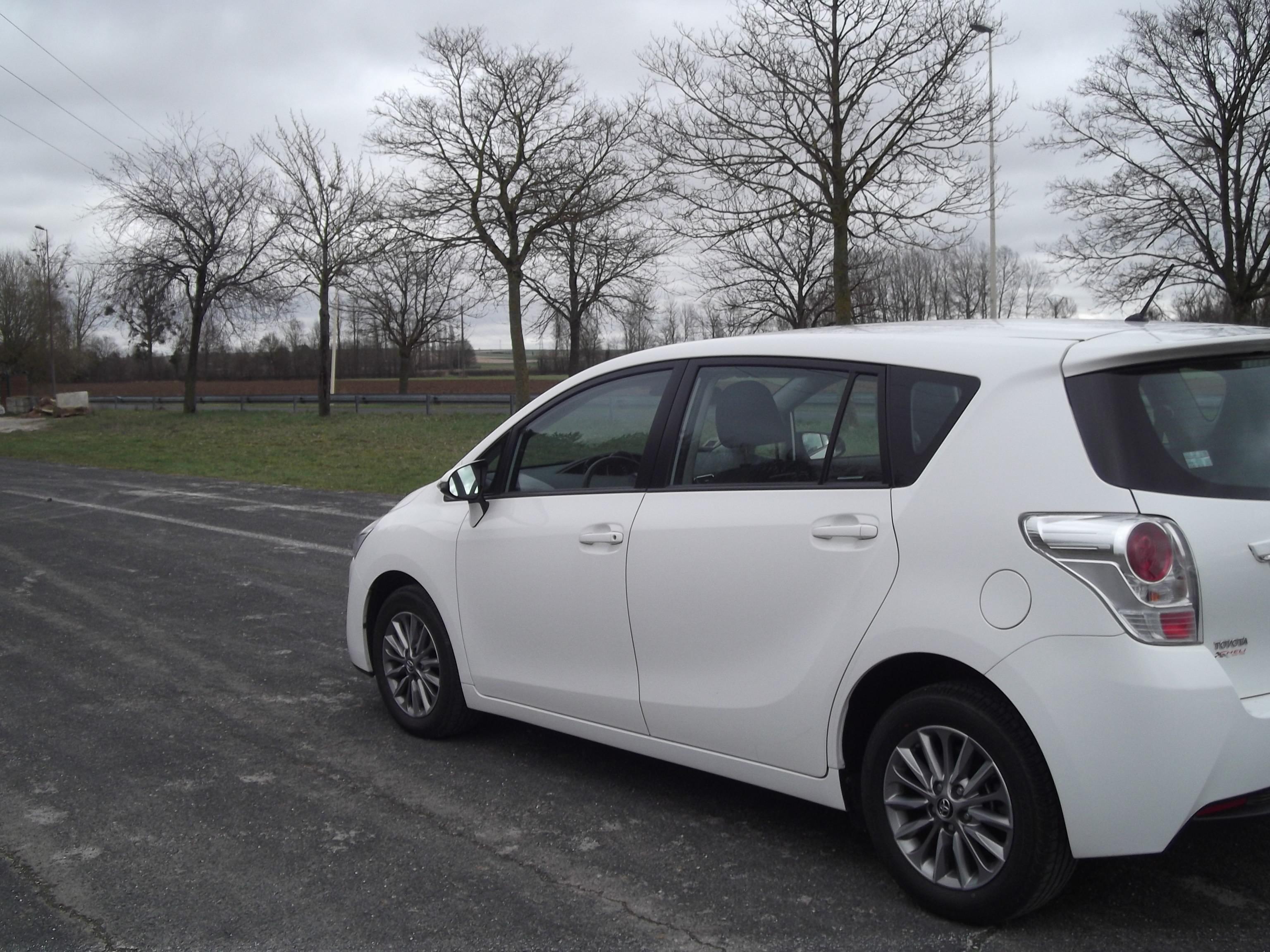 Toyota VERSO 2018 à Châlons-en-Champagne