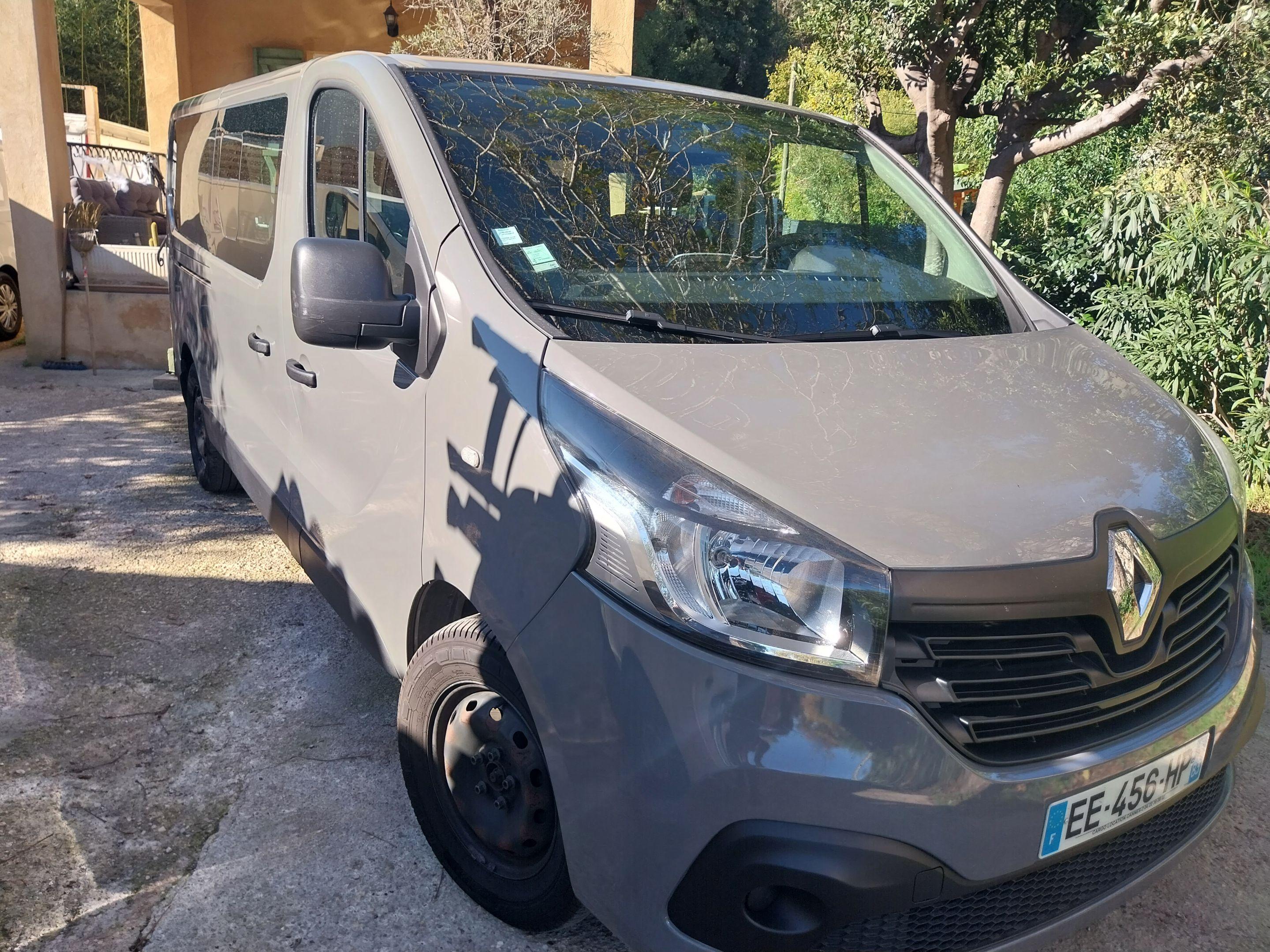 Renault TRAFIC III 2016 à La Colle-sur-Loup