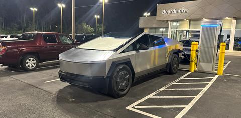 Tesla Cybertruck 2025