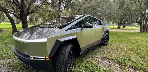 Tesla Cybertruck 2026