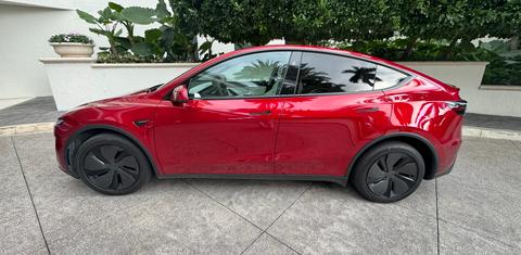 Tesla Model Y 2026