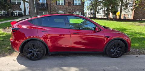 Tesla Model Y 2025