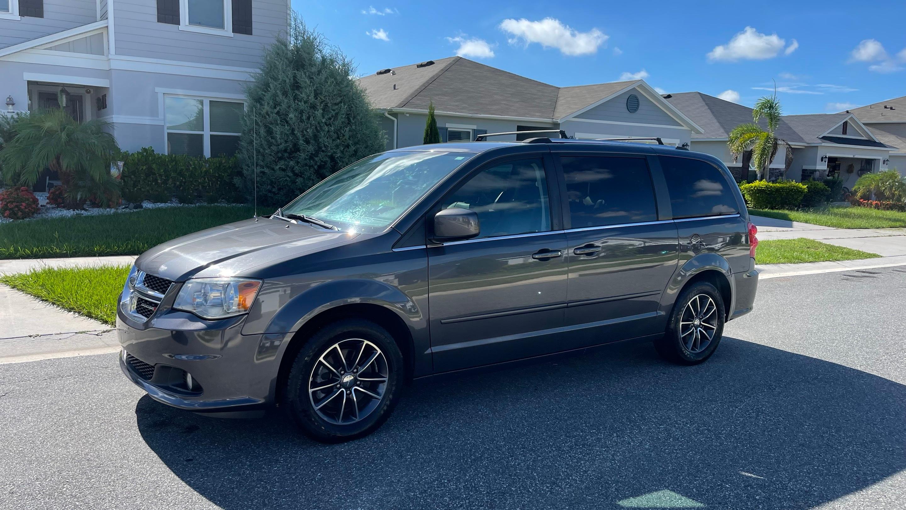 Dodge Grand Caravan 2017 in Orlando, FL