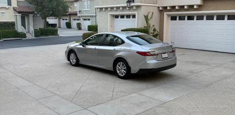 Toyota Camry Hybrid 2026