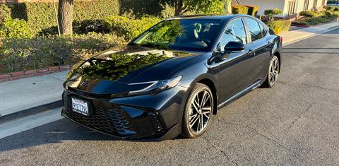 Toyota Camry Hybrid 2026