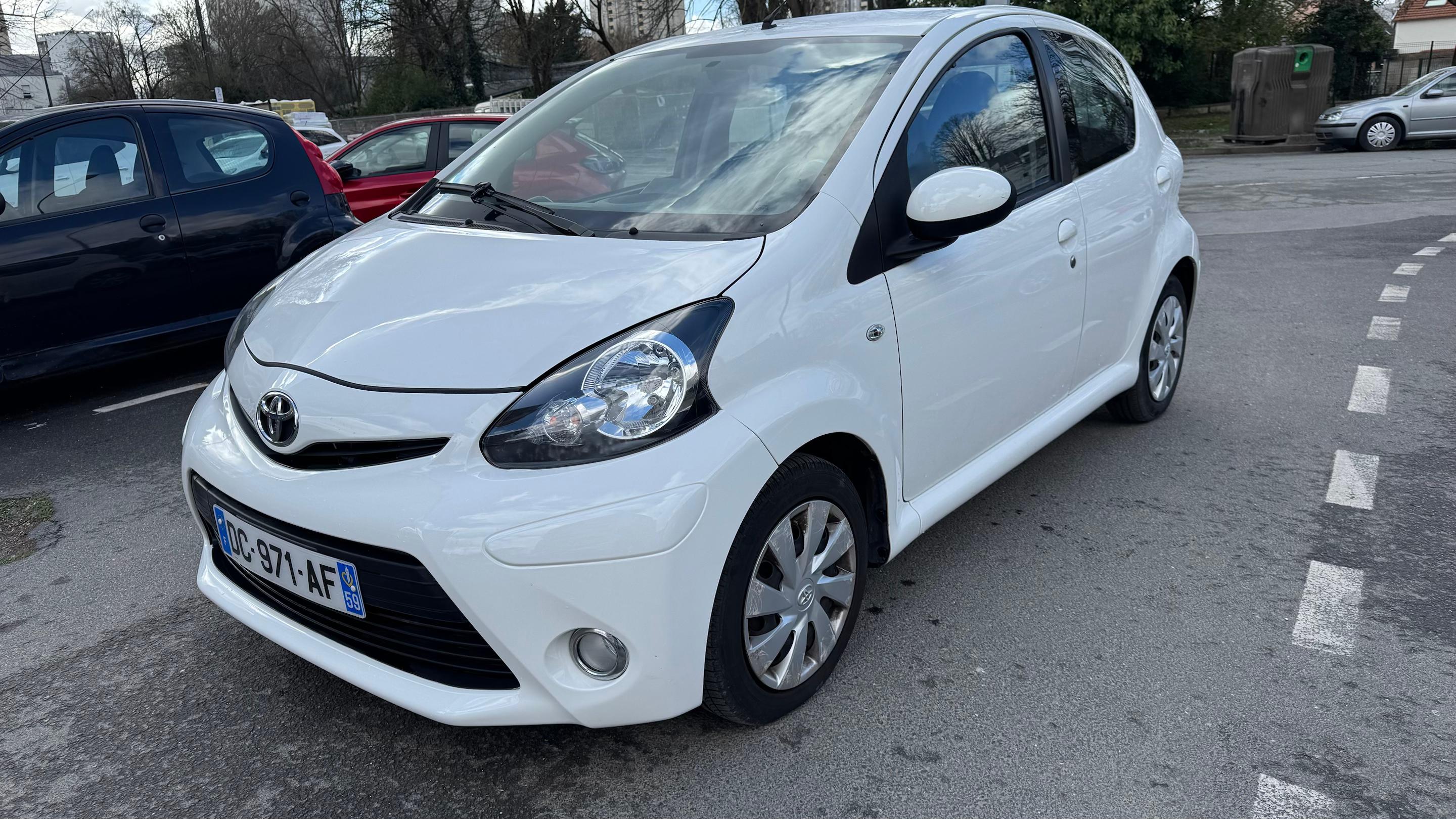 Toyota AYGO 2014 à Villejuif