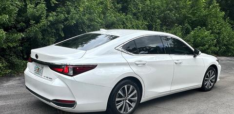 Lexus ES 2021