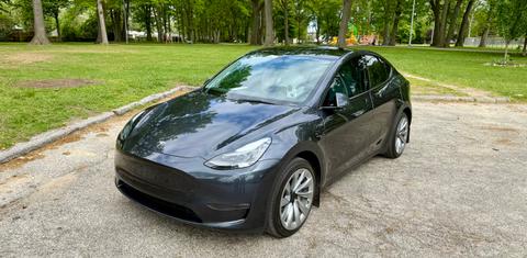 Tesla Model Y 2024