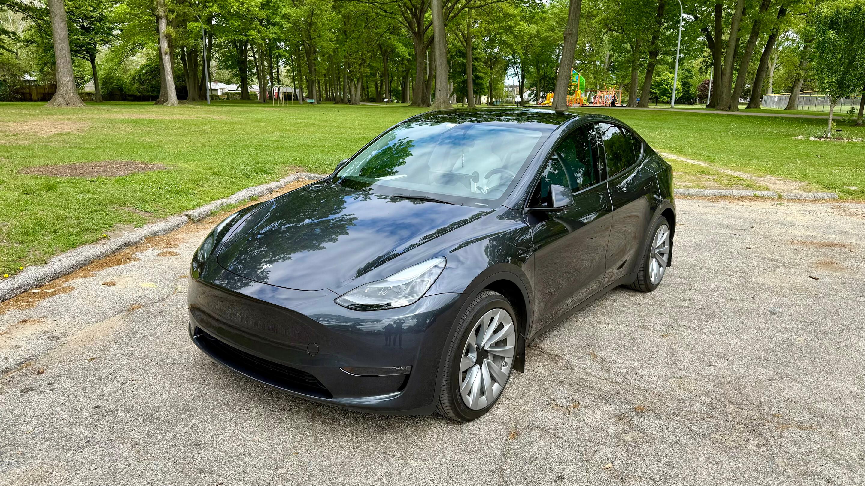 Tesla Model Y 2024 in Madison Heights, MI