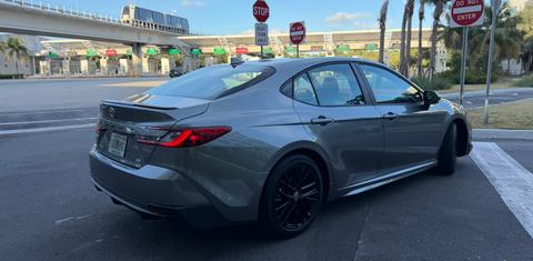 Toyota Camry Hybrid 2026