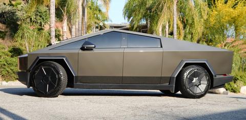 Tesla Cybertruck 2025