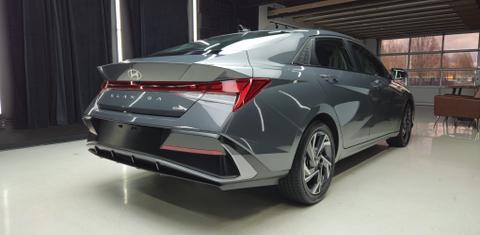 Hyundai Elantra Hybrid 2026