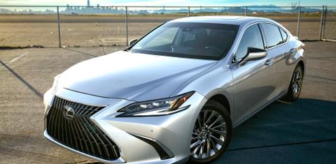 Lexus ES 2025