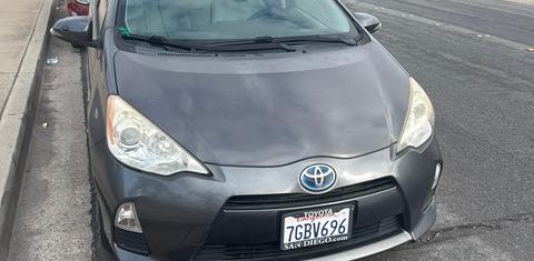Toyota Prius c 2014