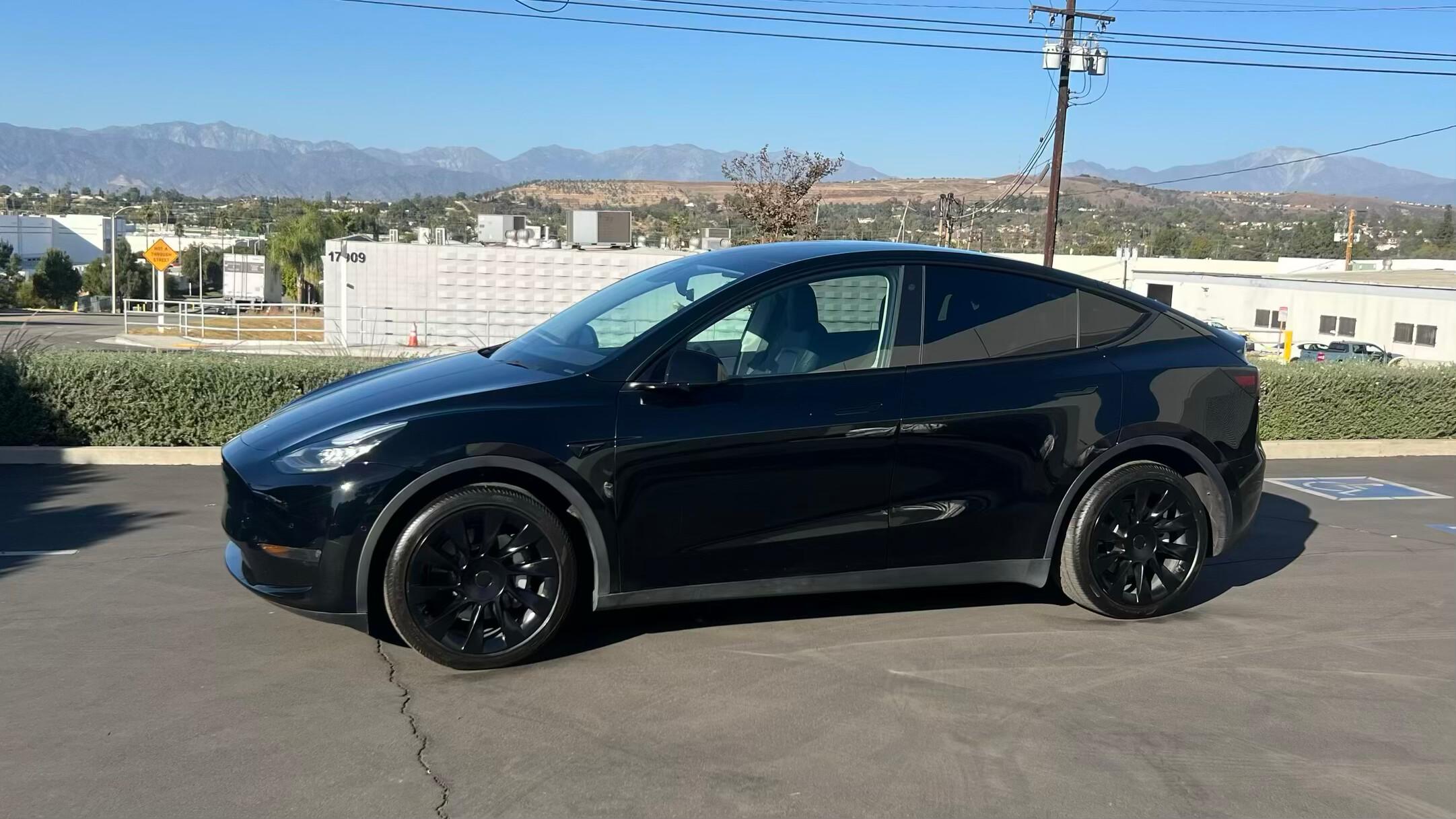 Tesla Model Y 2021 in Santa Fe Springs, CA