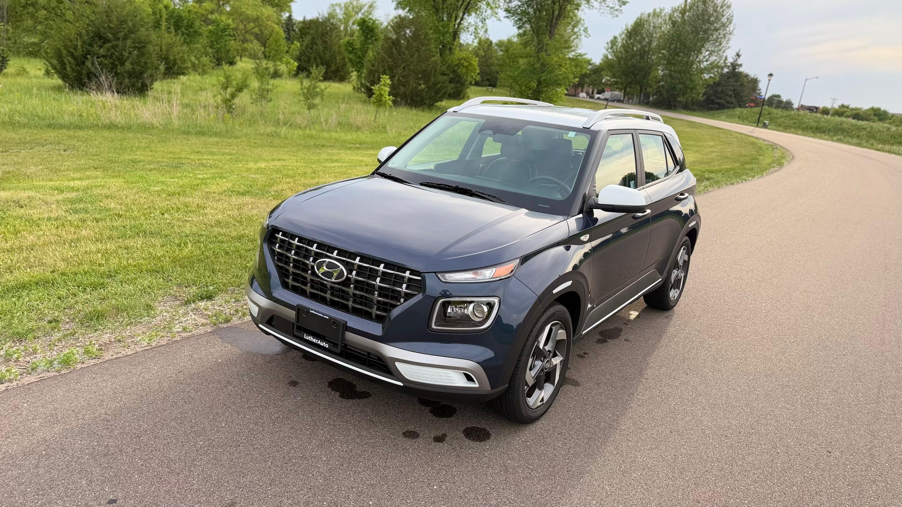 Hyundai Venue 2025 in Bloomington, MN