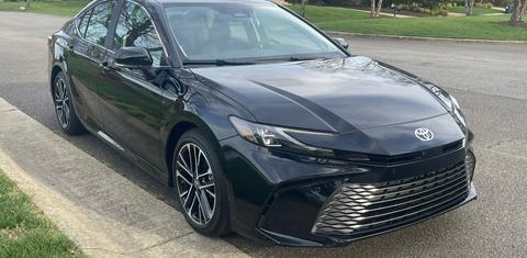 Toyota Camry Hybrid 2025