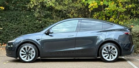 Tesla Model Y 2025